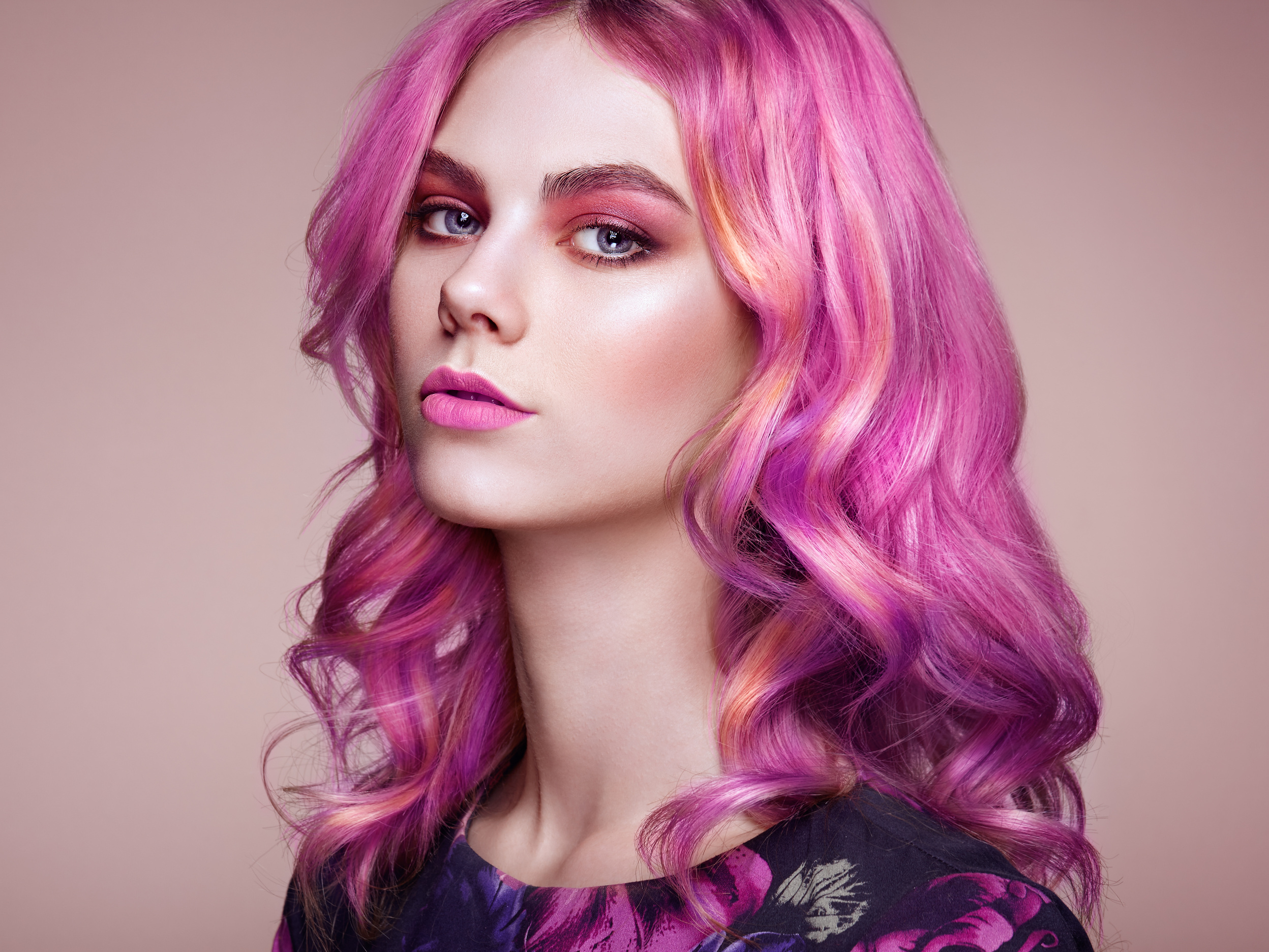 Beauty Fashion Model Girl with Colorful Dyed Hair